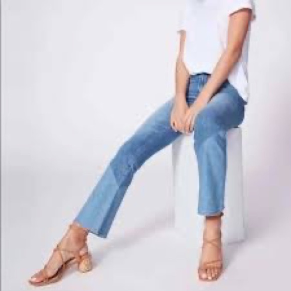 PAIGE Colette Crop Flare Jeans W/ A Twist And Raw Hem Size 31